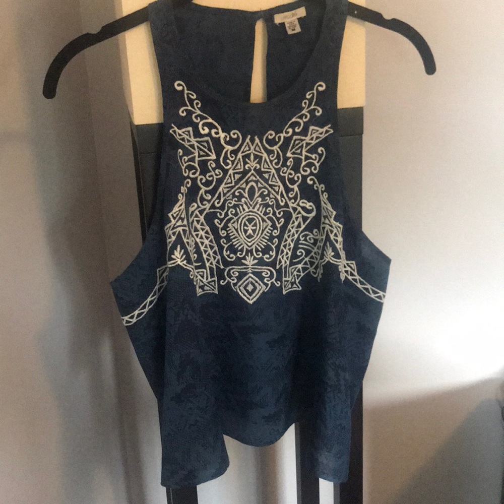 Cute blue top